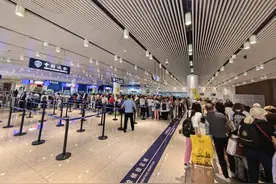 “地中海”号靠泊天津 近800名外籍旅客享新政便利图片