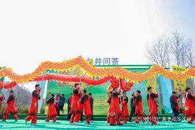 发布《西湖龙井茶文选》、设置诗词艺术展……  2025“龙井问茶”茶事习俗活动启幕图片