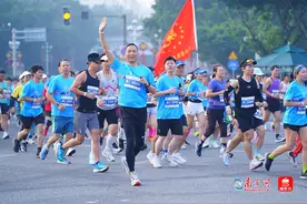 让马拉松跑得更阳光更规范图片