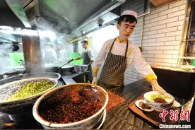 兰州牛肉拉面：一面融九省，一技贯东西图片