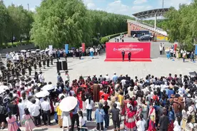 吉林外国语大学举行第十六届国际文化艺术节图片