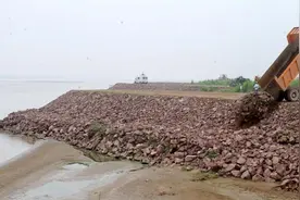 国家防总：全面排查黄河大堤等防洪风险隐患并限期整改销号图片