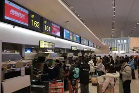 直击春运首日｜重庆江北国际机场：保障“一老一小”出行无忧图片