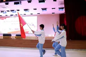 【全环境立德树人】青岛第四实验初级中学组织开展建队74周年暨2023级建队仪式活动图片