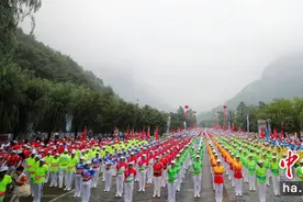 2024年河南省全民健身大赛徒步大会(林州会场)举行图片