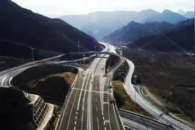 河北涿鹿县与北京实现1小时通达 京蔚高速今日全线通车图片