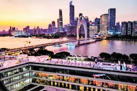 看我72变 | 变！最美T台约定你图片