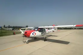 国产AG50轻型运动飞机济南首飞 济南低空产业示范基地建设正式启动图片