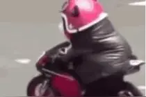 【24小时警事】电动车没锁你就能“骑”走了？民警：拘！图片