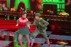伊卡尔迪携孩子们现场助阵，旺达与男伴热舞💃+携手感谢粉丝图片