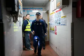疏散通道存在隐患？督促整改！图片