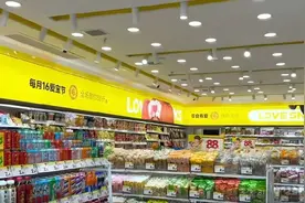 爱零食携手三只松鼠，扩张加盟版图图片