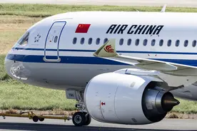 国航正式引进首架C919国产大飞机图片