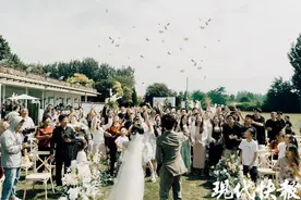 年轻人开始流行三无婚礼：无车队、无接亲、无伴郎伴娘图片