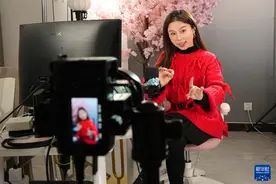 传承非遗文化 唱响黄梅古韵图片