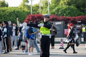 2024《明日方舟》音律联觉专场开演  上海闵行警方全力做好安全保卫工作图片