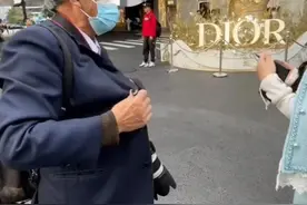 一女子被街拍后要求查看摄影师相机，被拍摄者是否有权要求对方删除？律师解读图片