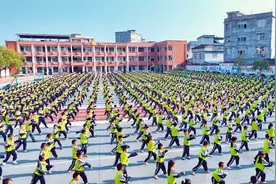 来凤：特色课间C位出道 赋能成长新路径图片