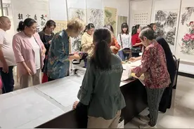 “喜迎国庆•家庭文化展示，同唱一首歌《我和我的祖国》”——河滨社区开展庆“双节”主题活动图片