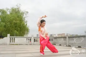 50后银发健身达人享受运动收获健康图片