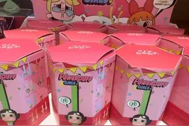 39元泡泡玛特充电线，“炸了”上万元手机，客服回应→图片