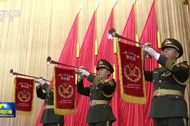 独家视频丨习近平向获得2023年度国家最高科学技术奖的科学家颁发奖章证书视频封面