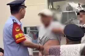 母亲带病儿买3张票被无座男子骂哭，12306回应！图片