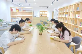 夜间课堂为青年员工成长赋能图片
