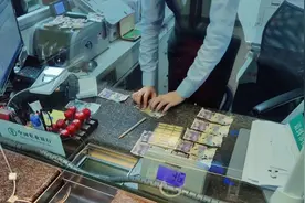 农业银行金海岸支行：残币兑换暖人心，心系客户显真情图片