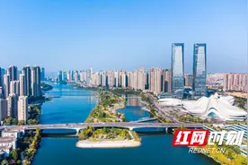 满载一船“新”辉图片