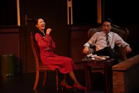 从毕业大戏到售票剧目，《酒店轶事》见证人艺2022级表演学员班的成长图片