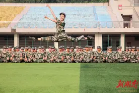 舞蹈生的军训，也很飒图片