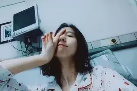 是火炬手也是“挡刀女孩”，崔译文，欢迎入警！图片