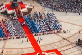 南宁万人升国旗唱国歌：感受现场排山倒海的震撼图片