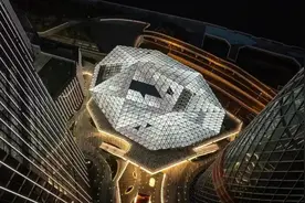 公交出行，解锁城市文化新地标→图片