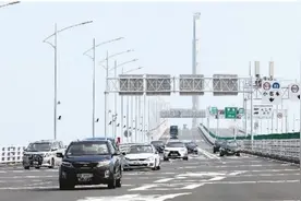 港澳居民驾车“北上”渐成风尚图片