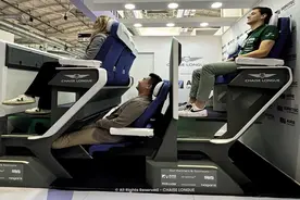 空客研发双层座椅增加空间，网友将下层封为“闻屁区”图片