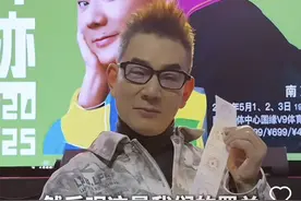 任贤齐自曝在南京骑摩托车被开罚单图片
