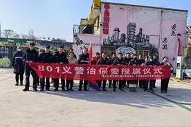 玫瑰园社区警务室：站在基层治理前哨站 “801商户义警队”干劲十足图片