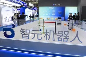 刷屏！华为出身“天才少年”官宣：旗下智元机器人最新发布图片