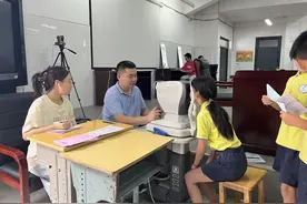 让孩子们学会爱护眼睛，这所农村小学进行一系列活动图片