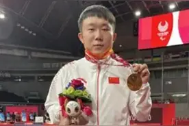 甘肃乒乓名将连浩荣膺“三金王”图片