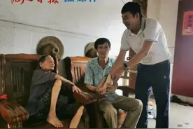 海口三兄弟照顾失明母亲十余载获爱心人士资助图片