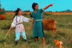 广西“夫妇”扮“郭靖黄蓉”种地走红，当事人回应了！背后故事不简单图片