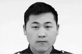 救轻生女子牺牲的24岁消防员，被追授荣誉称号图片