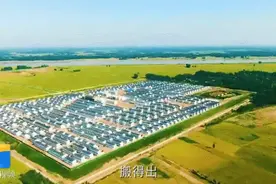 山东，中国的“挑山工”图片