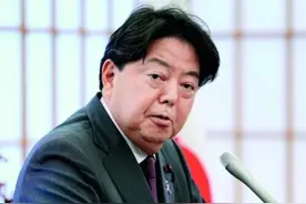日本新外务大臣：既知华，也知美图片