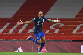 小老虎要退役了😭talkSPORT：34岁前枪手前锋沃尔科特即将退役图片