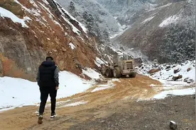 以脚丈量大地的路桥人 用汗水趟出幸福路图片