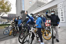 这群“环保人”骑车上下班，一个月减少10吨CO₂排放图片
